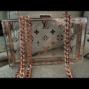 HARD TO FIND! Clear Stadium Approved clutch/crossbody Purse!